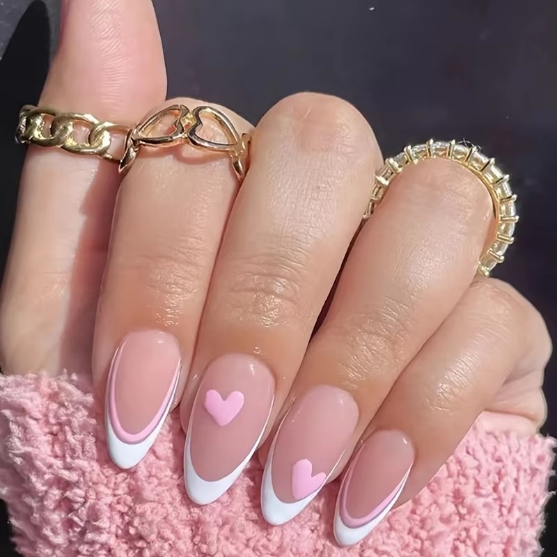 Nail Art France - Pembe Kalp Şeklinde 24 Parça Su
